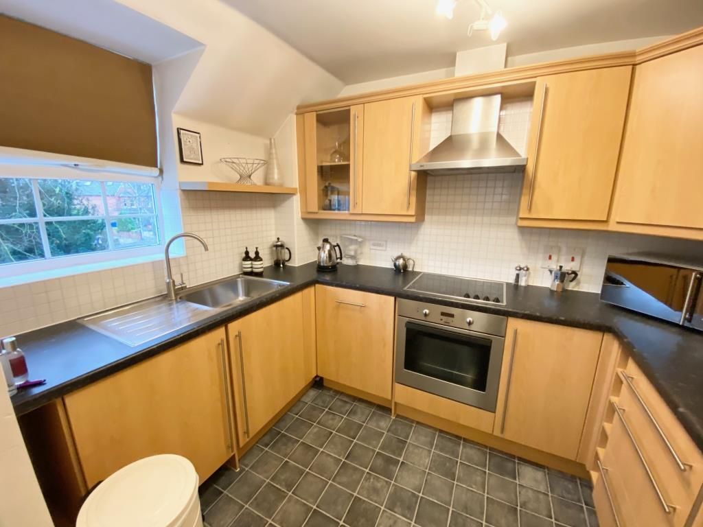 Property photo 2 of 8 Kitchen