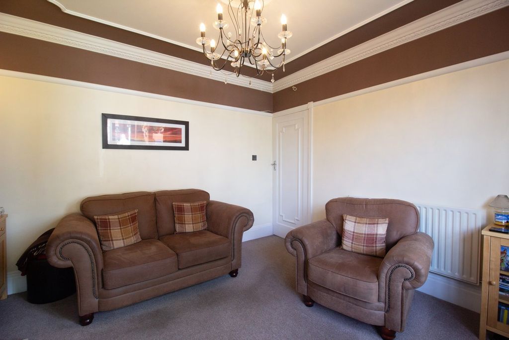Property photo 3 of 27