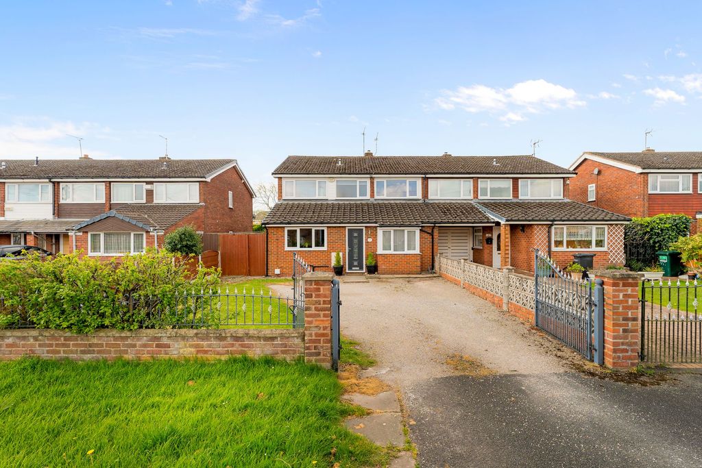 Property photo 1 of 32