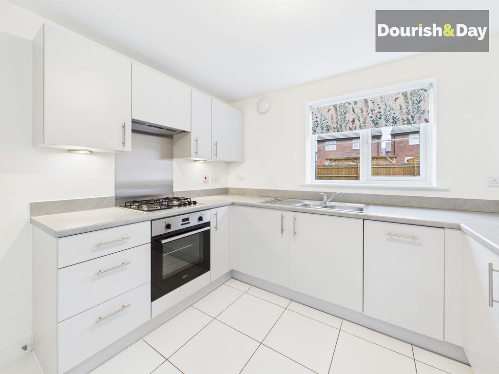 Property photo 3 of 14 Kitchen