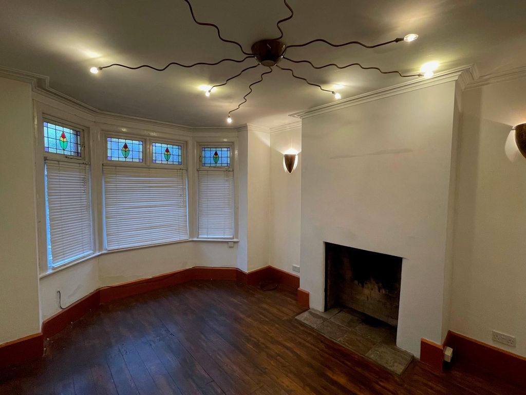 Property photo 3 of 14 Living Room