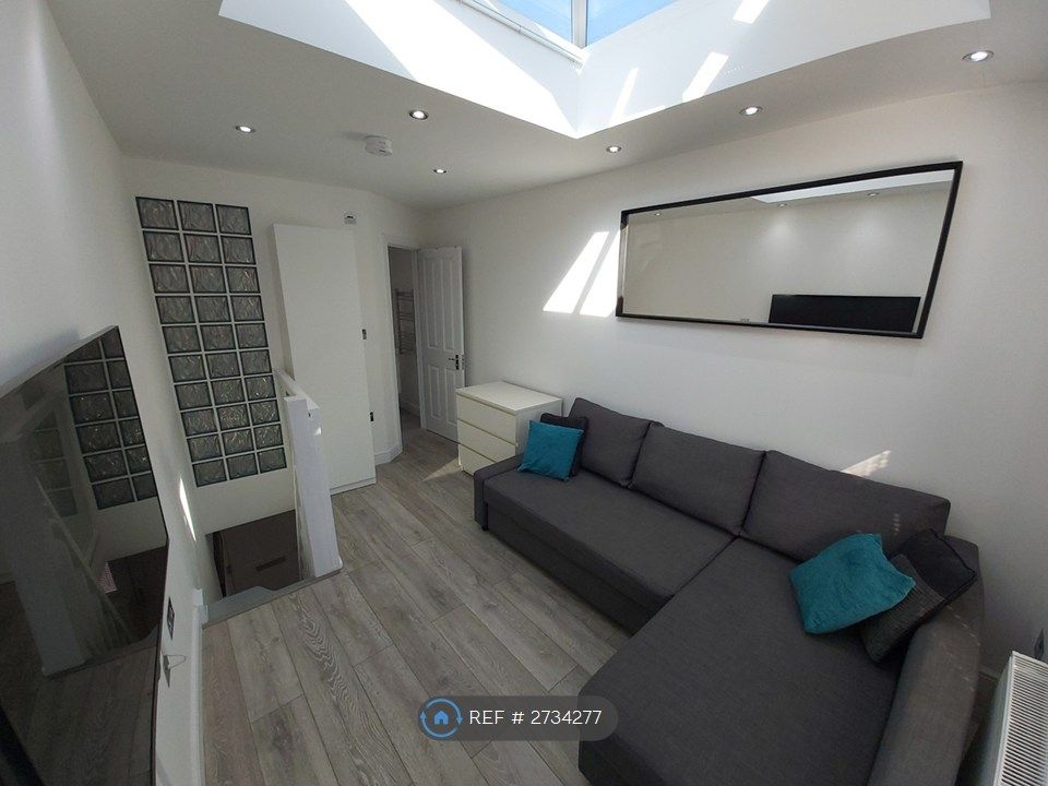 Property photo 3 of 26