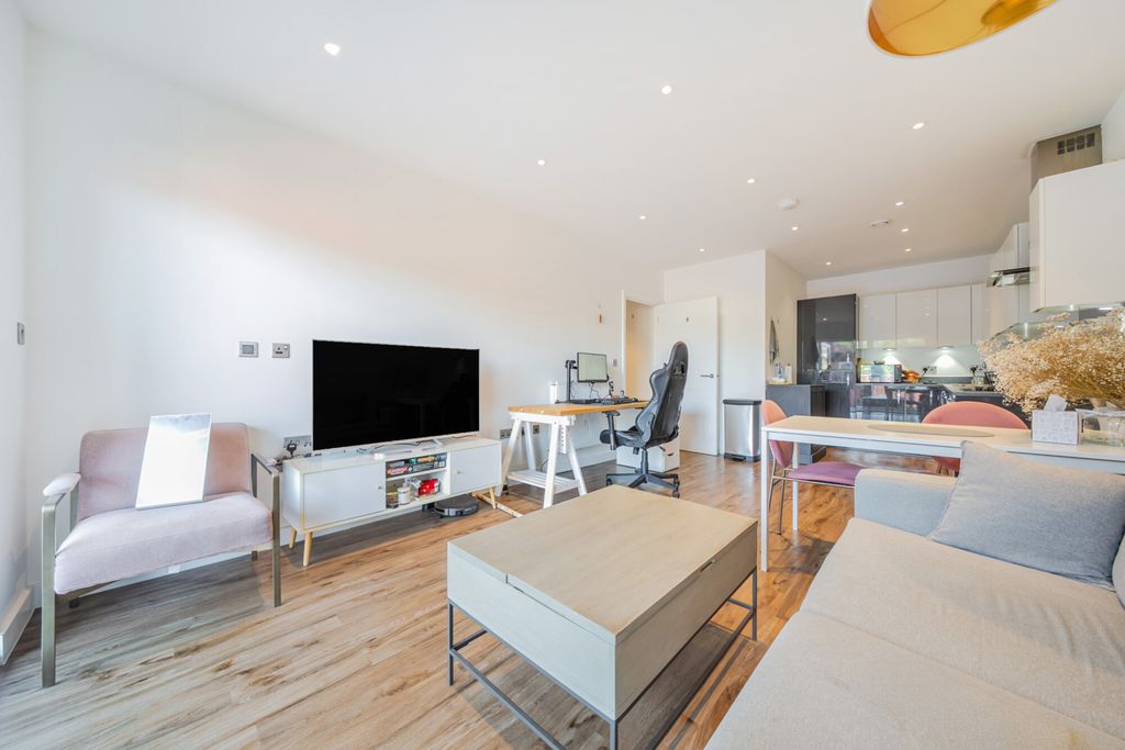 Property photo 2 of 13 1503443-4-19Ffb8E...