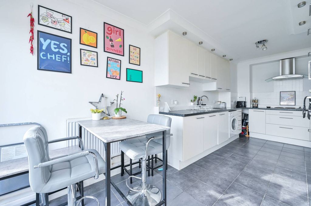 Property photo 3 of 9