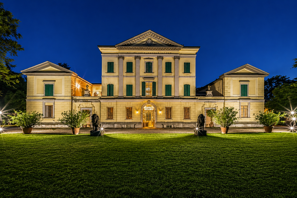 Property photo 1 of 14 Main Villa – Front Exterior