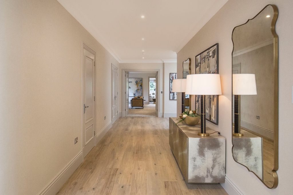 Property photo 3 of 13 Hallway