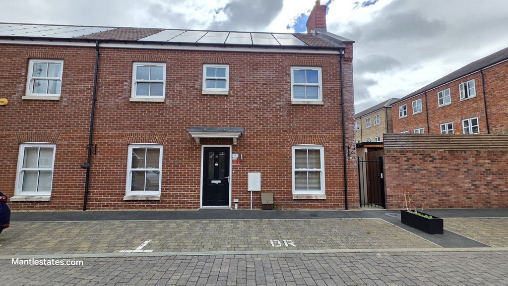 Property photo 1 of 25 3 Bedroom Semi-Detached House On Toye Avenue, London N20