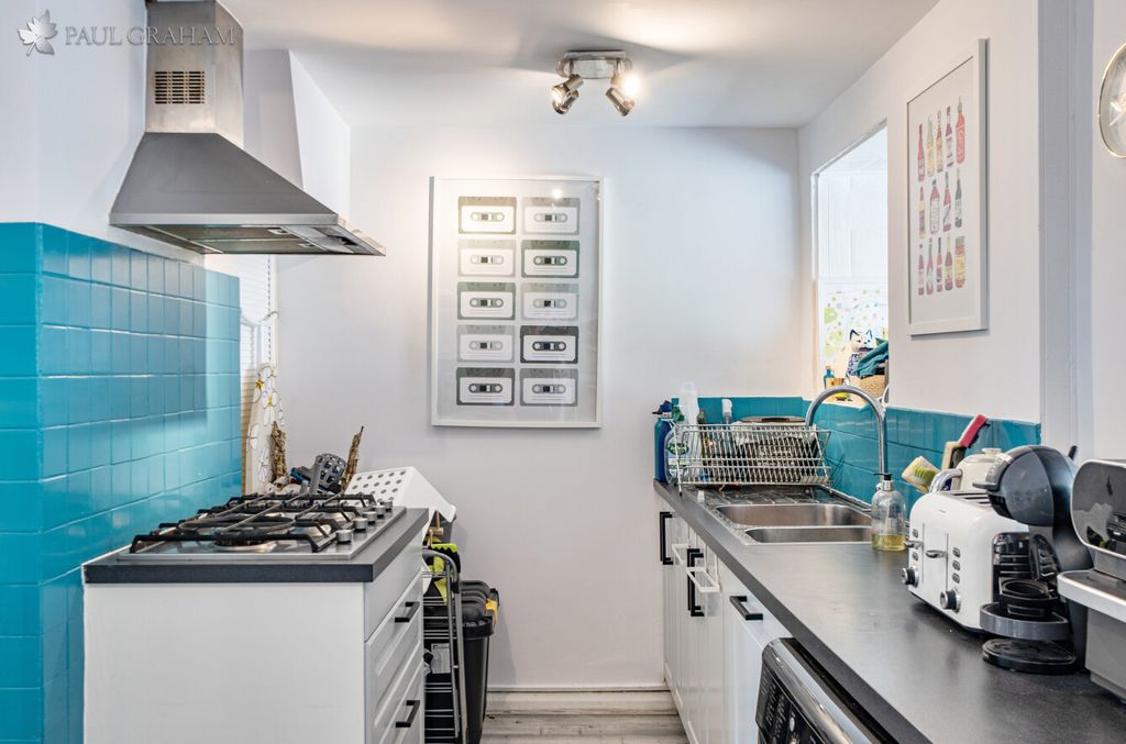 Property photo 3 of 18 02392Fea-84Be-4527-84E1-3E4A496d63Fa