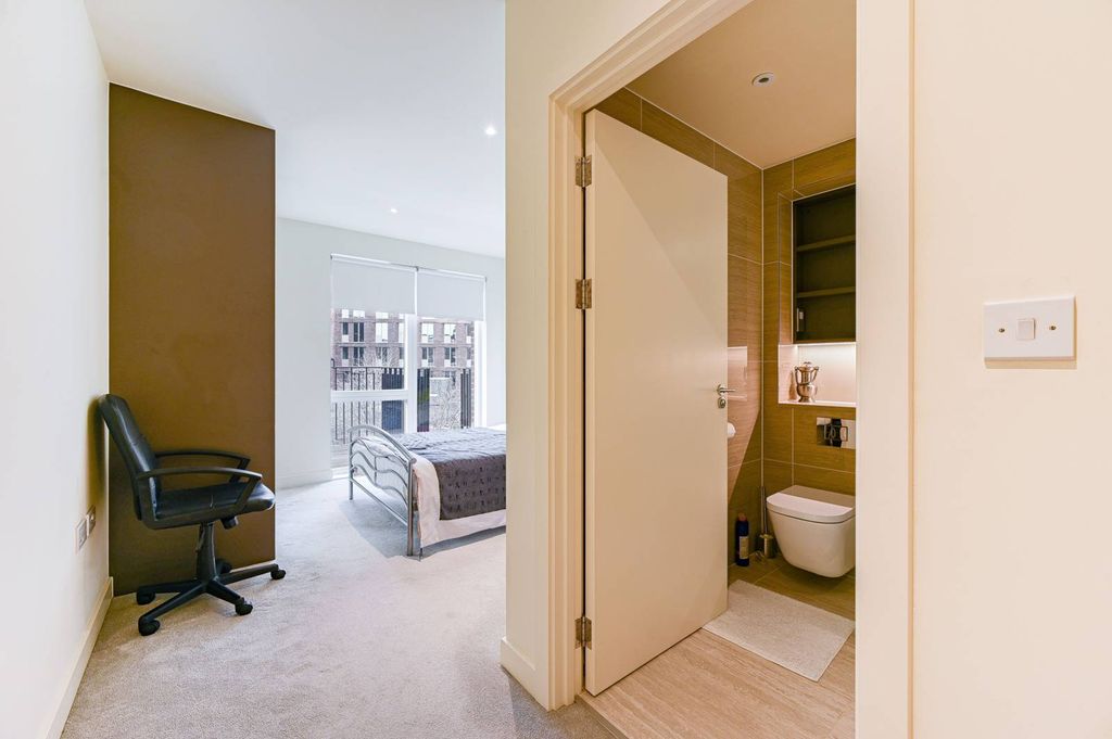 Property photo 2 of 20