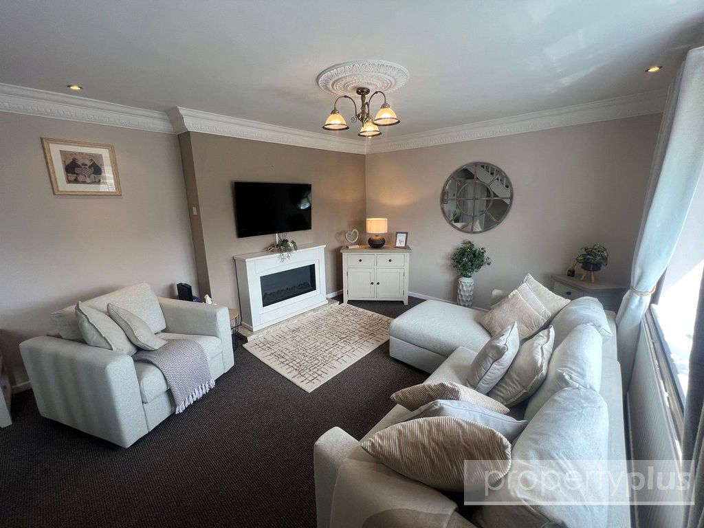 Property photo 3 of 25 Picture No. 28