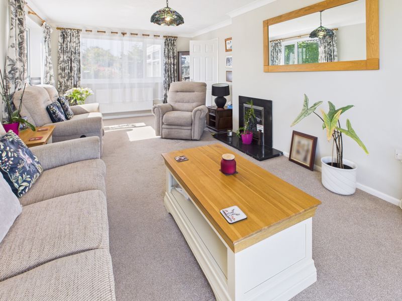 Property photo 2 of 10 Lounge