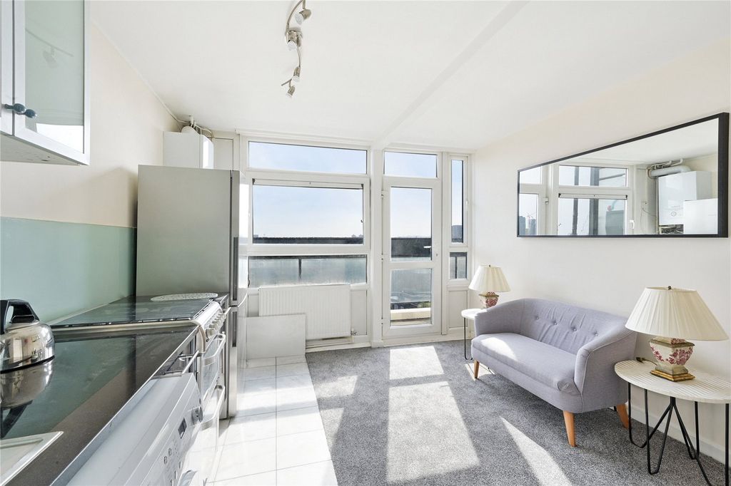 Property photo 1 of 17 Coverly Point