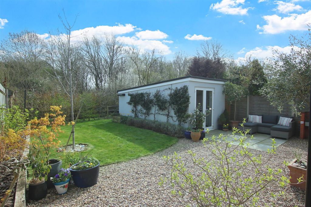 Property photo 2 of 15 New Gdn.Jpg