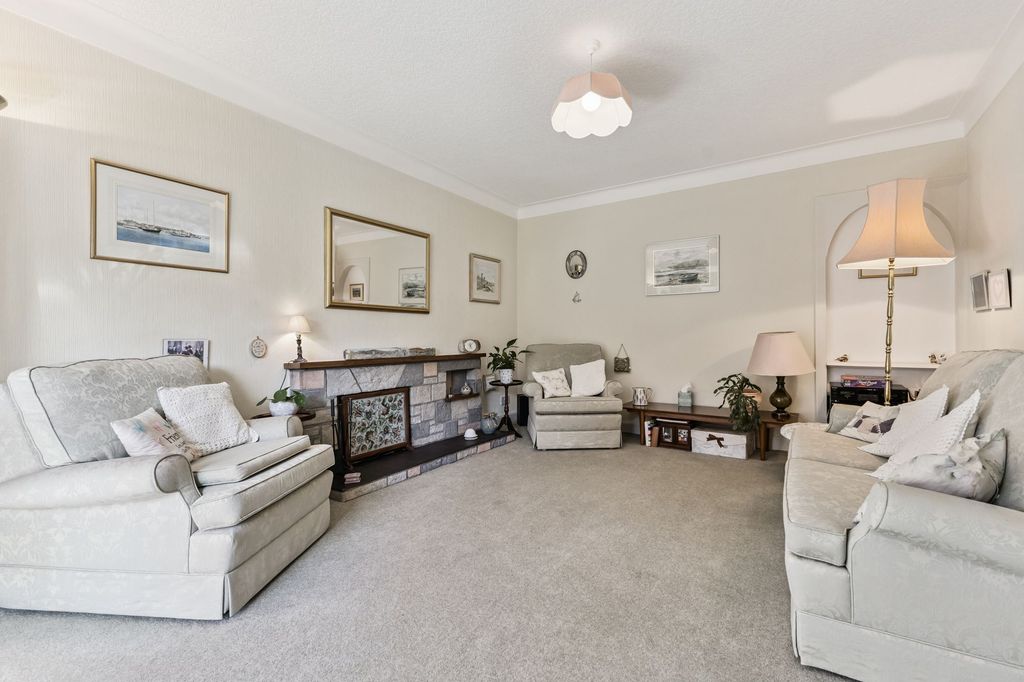 Property photo 2 of 34