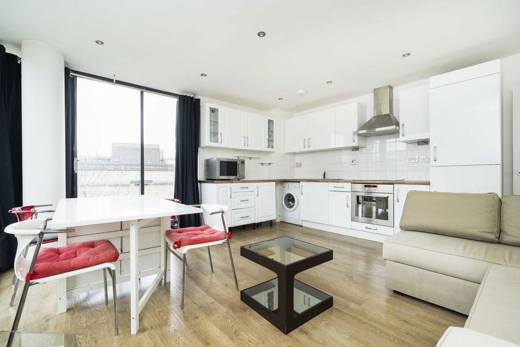 Property photo 2 of 6