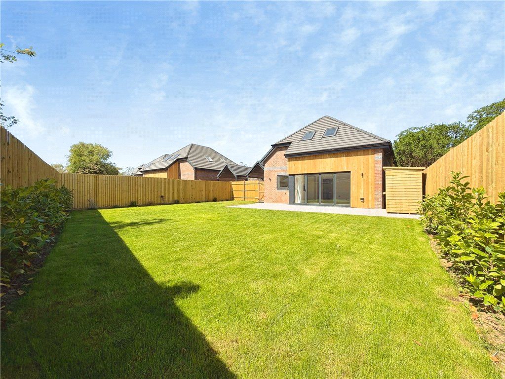 Property photo 2 of 17 Picture No. 61