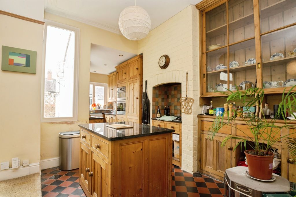 Property photo 3 of 17