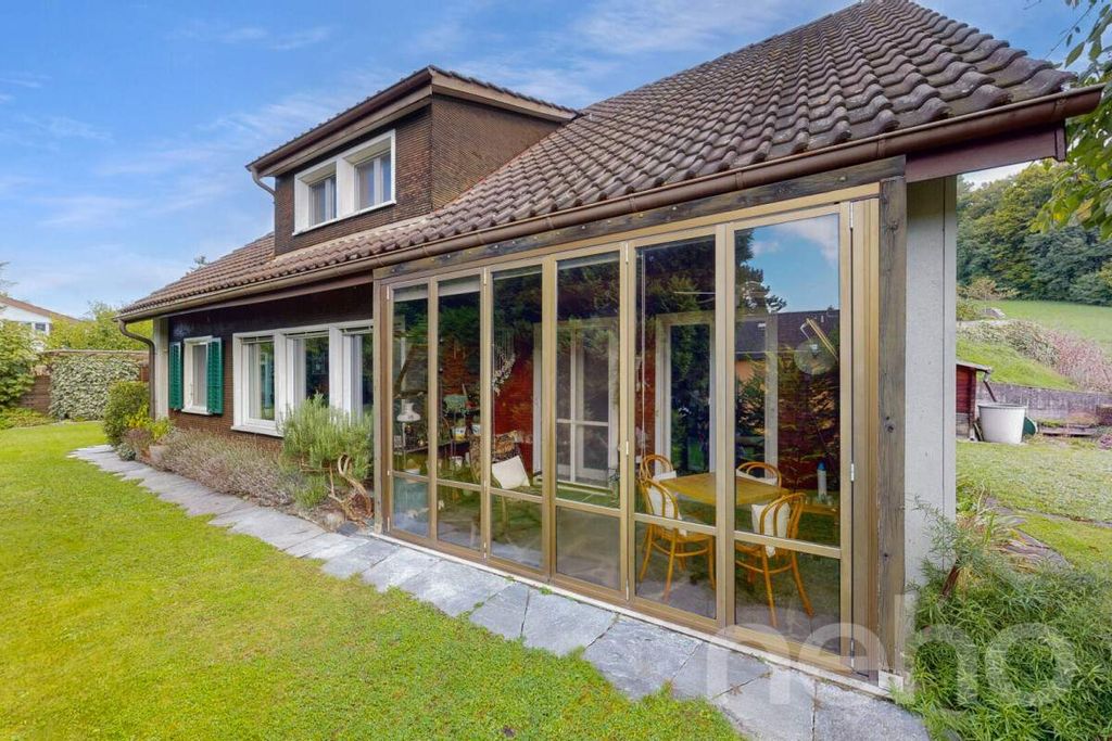 Property photo 1 of 11