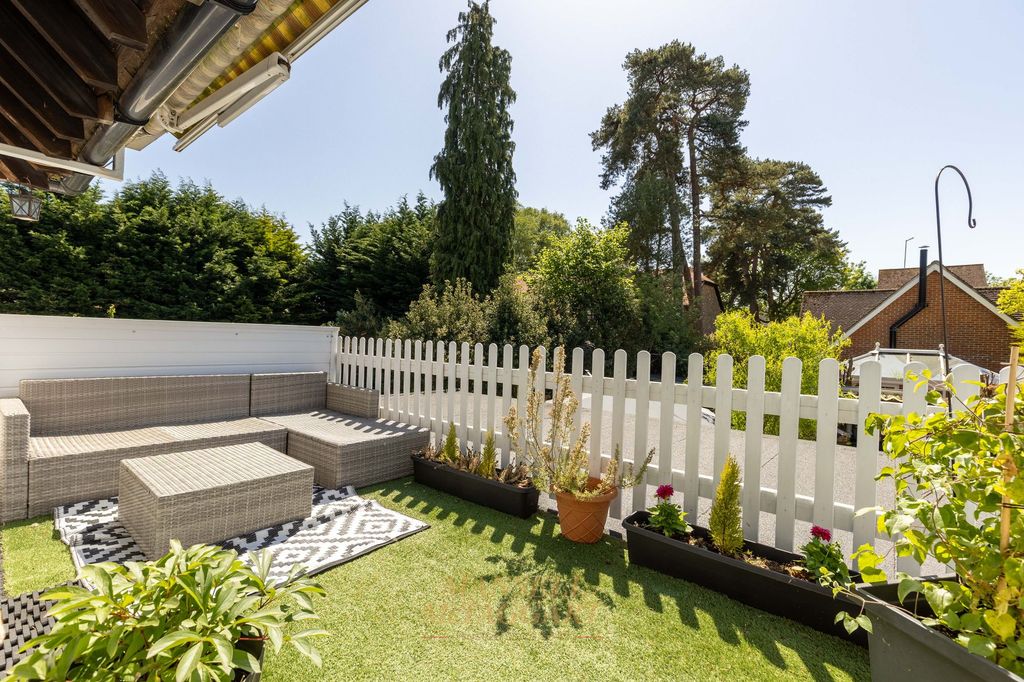 Property photo 2 of 18