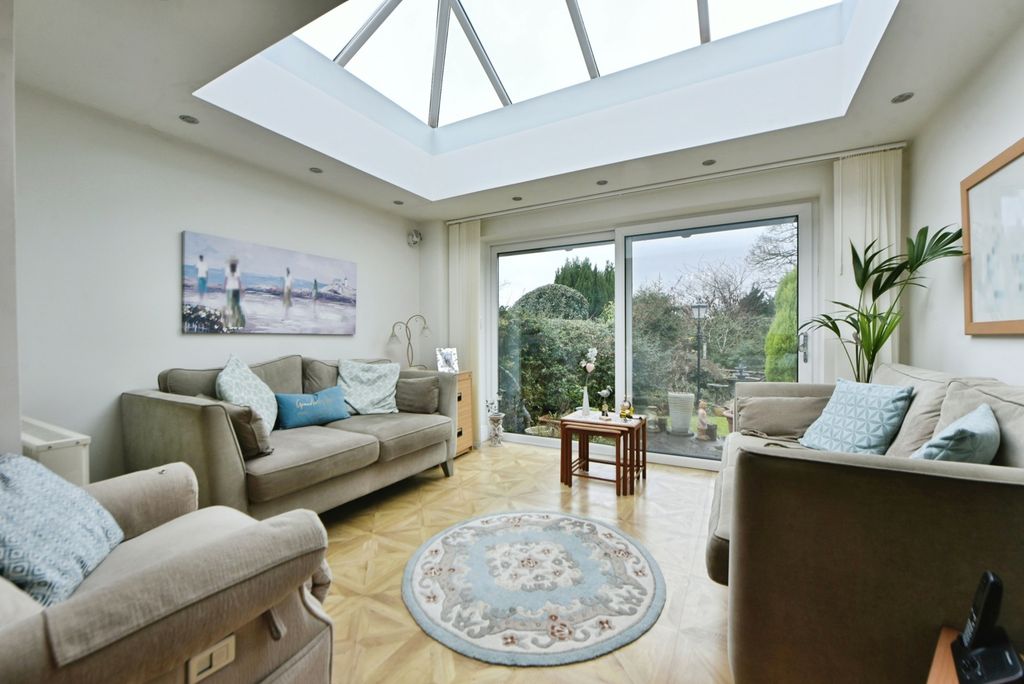 Property photo 2 of 21 Pbox-Img.Jpg