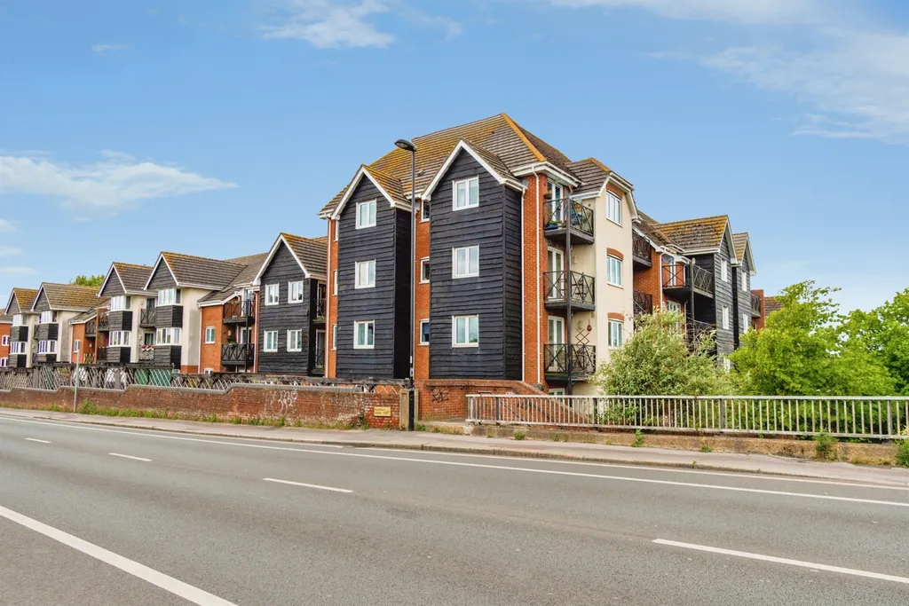 Priory Avenue, Southampton SO17 - View 3
