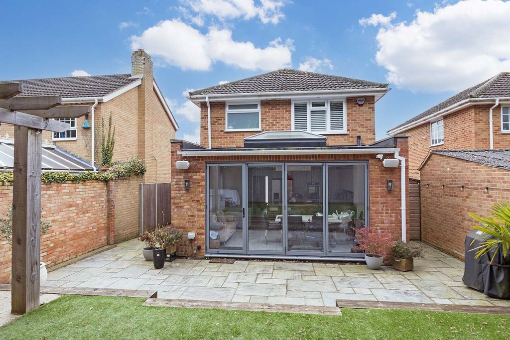 Property photo 2 of 25