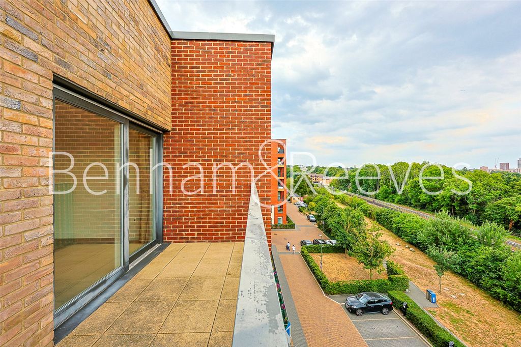 Property photo 3 of 19 Picture No. 04