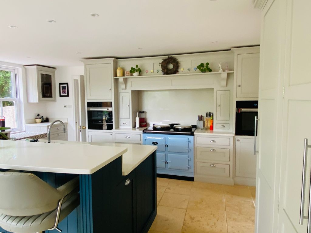 Property photo 2 of 20 Kitchen