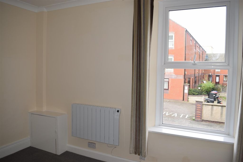 Property photo 3 of 12 Bedroom
