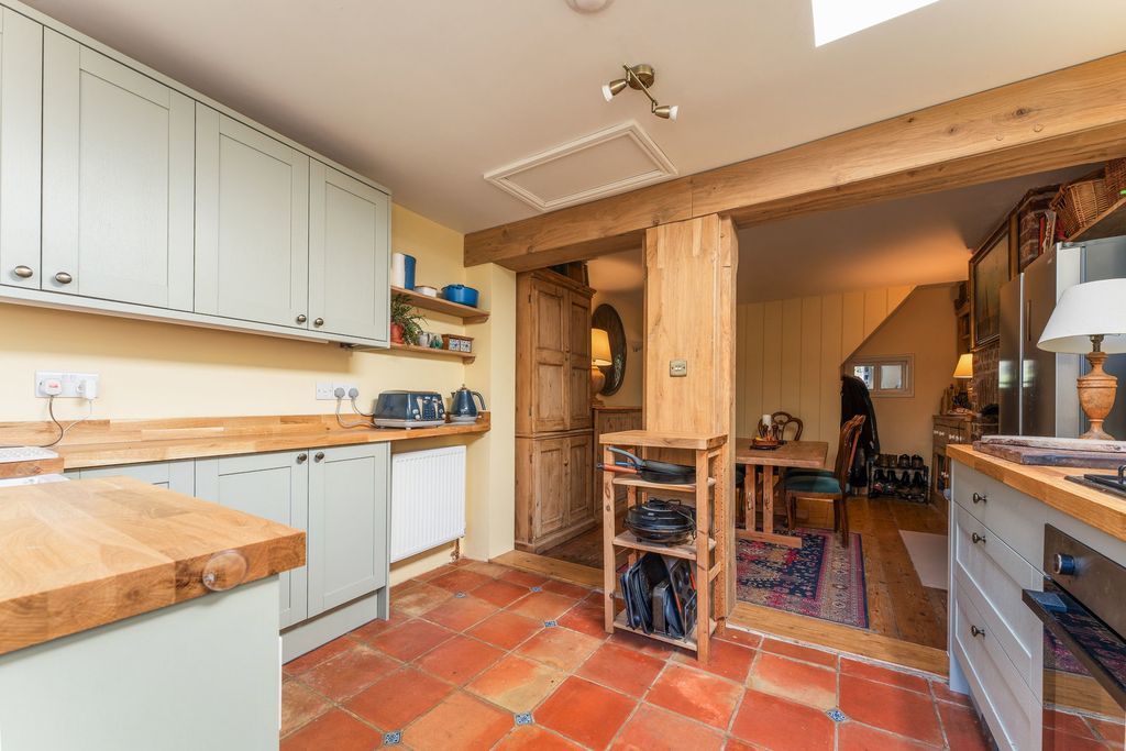 Property photo 3 of 20