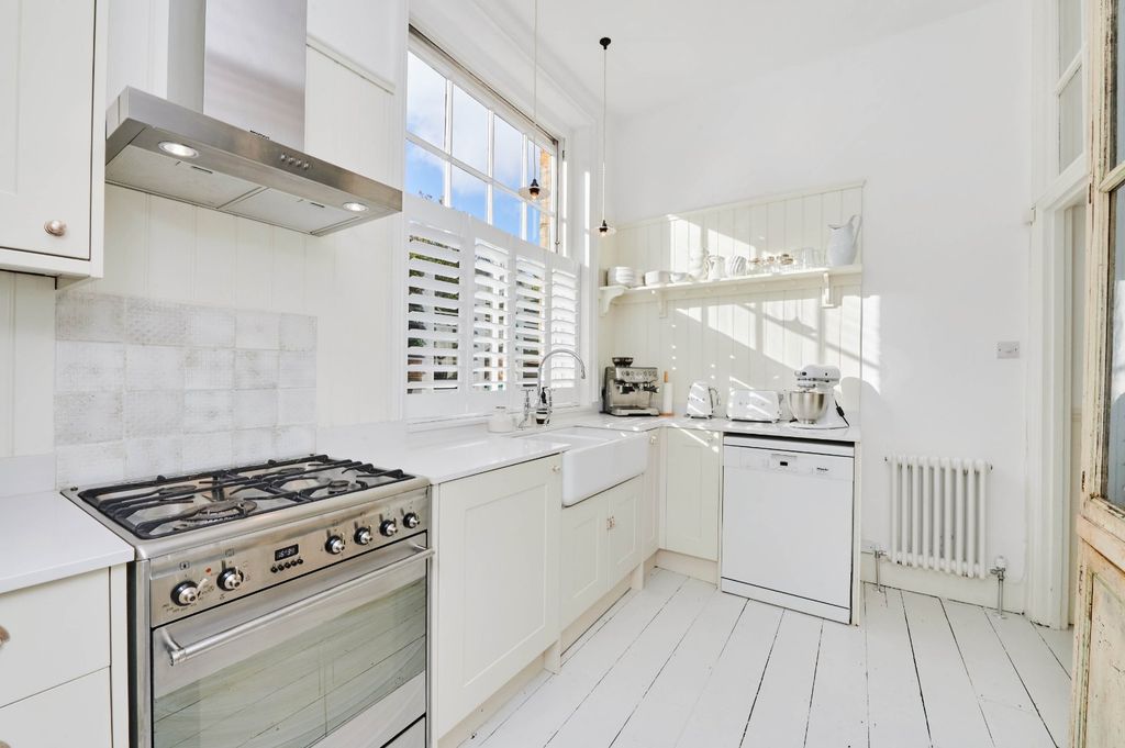 Property photo 1 of 14 Kitchen