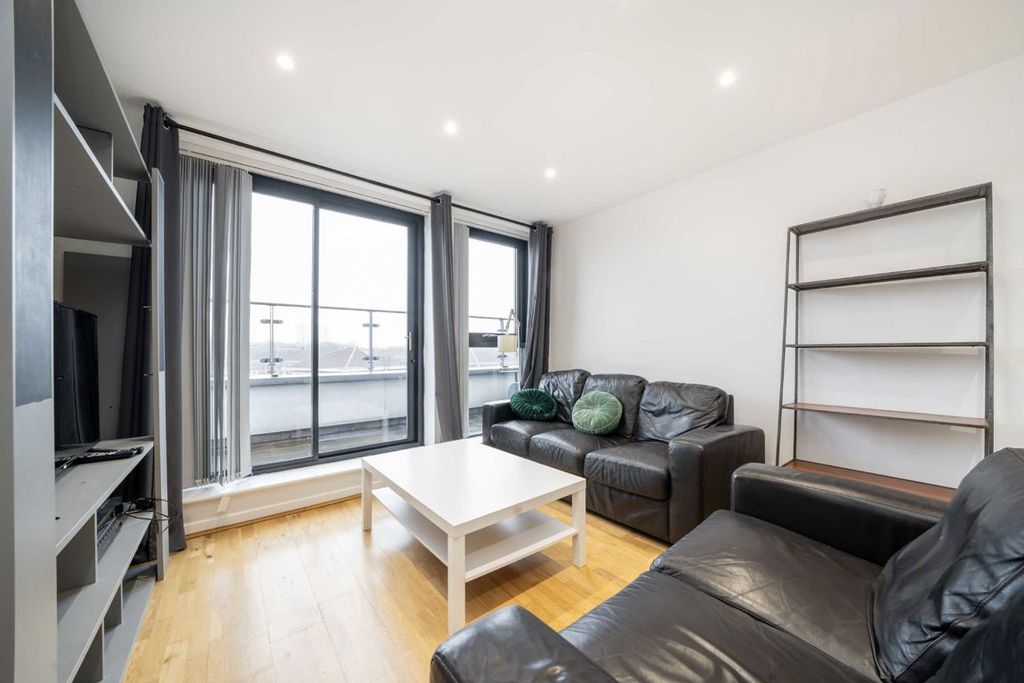 Property photo 2 of 7