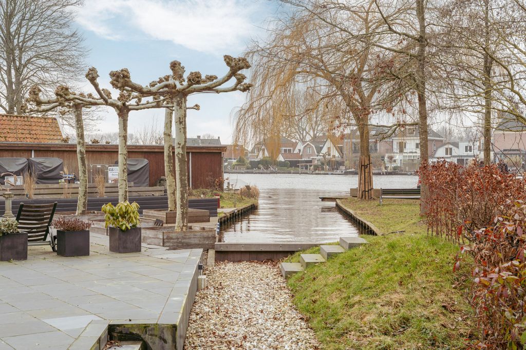 Property photo 3 of 41