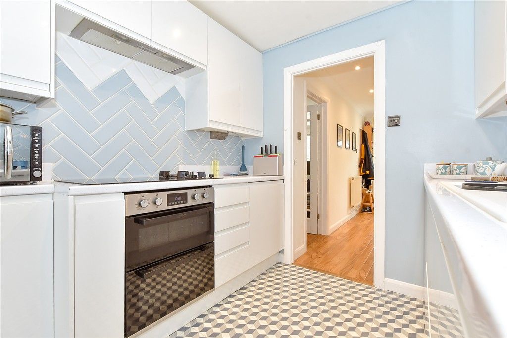 Property photo 2 of 12 Kitchen