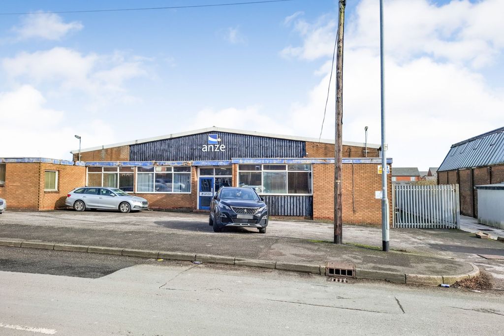 Property photo 1 of 5 Land And Buildings To The North East Side Of Eastfield Side, Sutton In Ashfield Ng17 4Jr