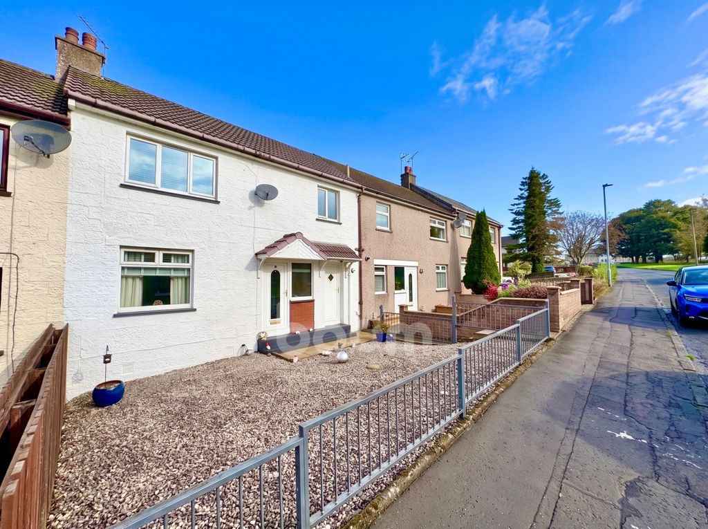 Property photo 3 of 26 Larch Terrace, Beith Three Bedroom Terraced Home