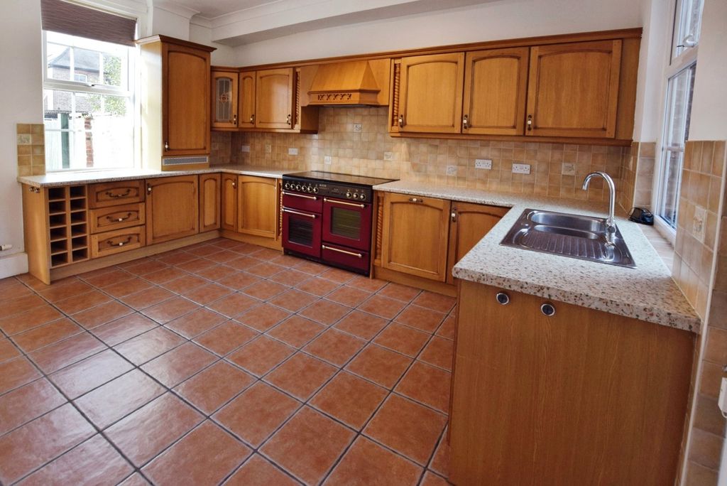 Property photo 2 of 22 Picture No. 44