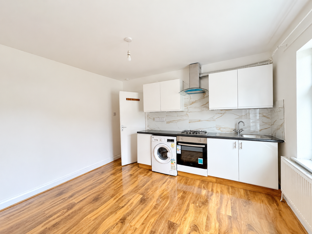 Property photo 1 of 10 Bright Modern Studio Kitchen Interior
