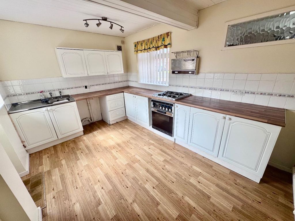 Property photo 2 of 13 Kitchen