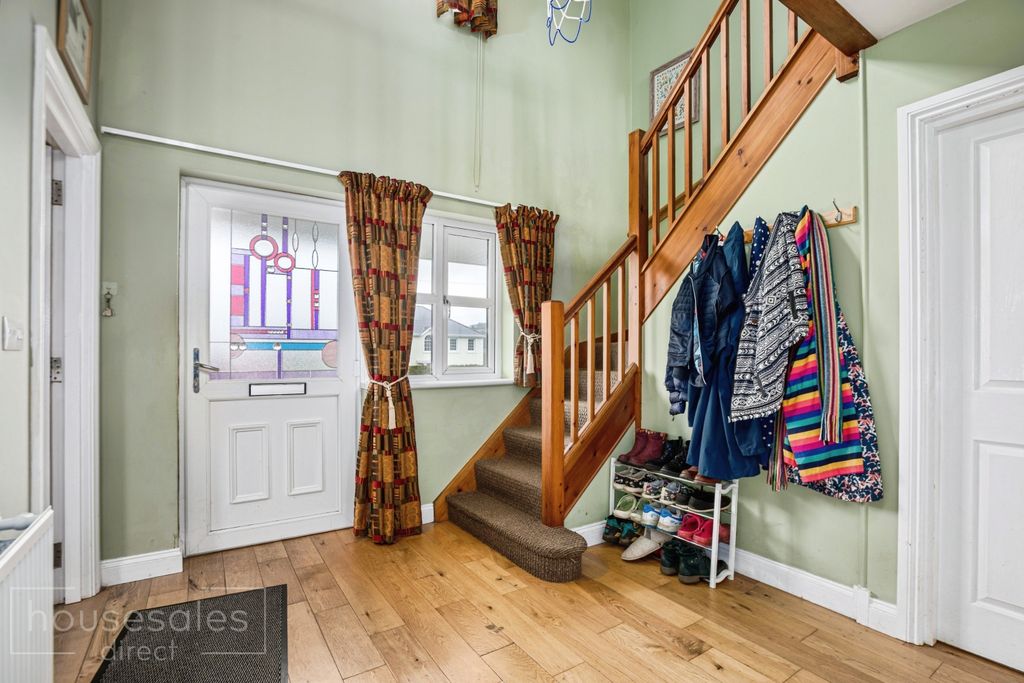 Property photo 2 of 26