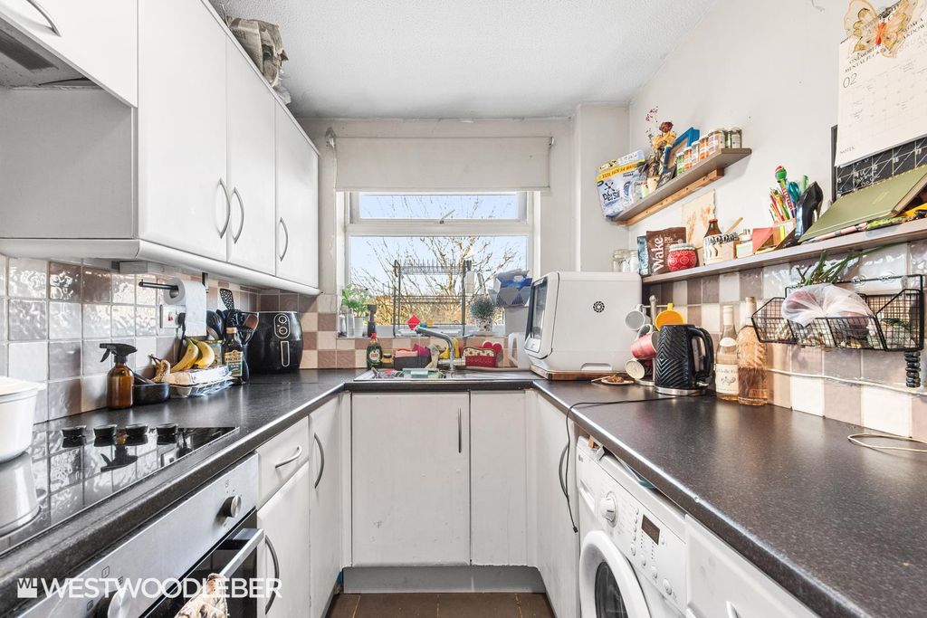 Property photo 3 of 10 Marleycourt_8.Jpg