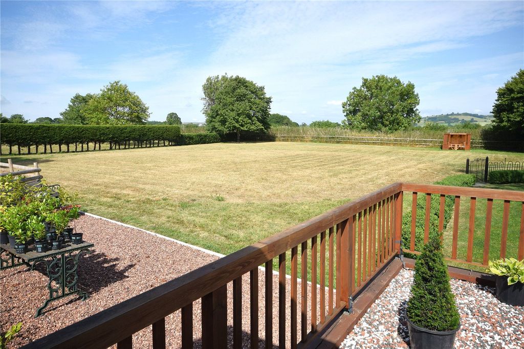 Property photo 3 of 37 Picture No. 45