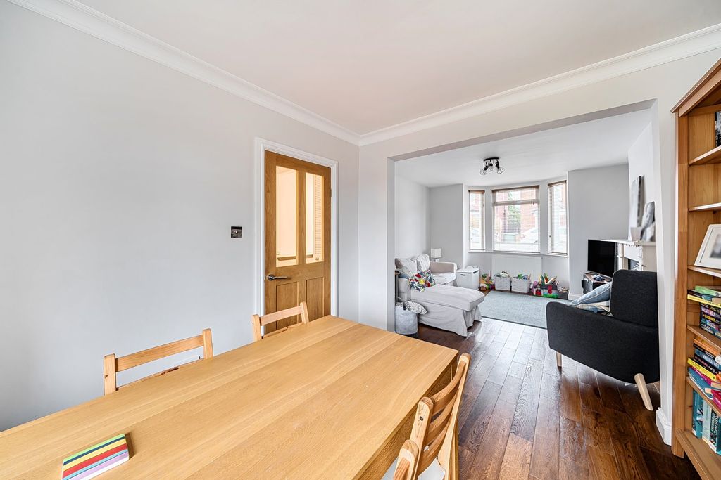 Property photo 2 of 12 Picture No. 21