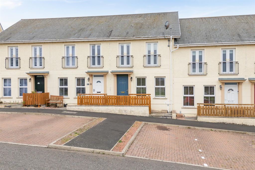 Property photo 1 of 16 18_Swan_Avenue-01.Jpg