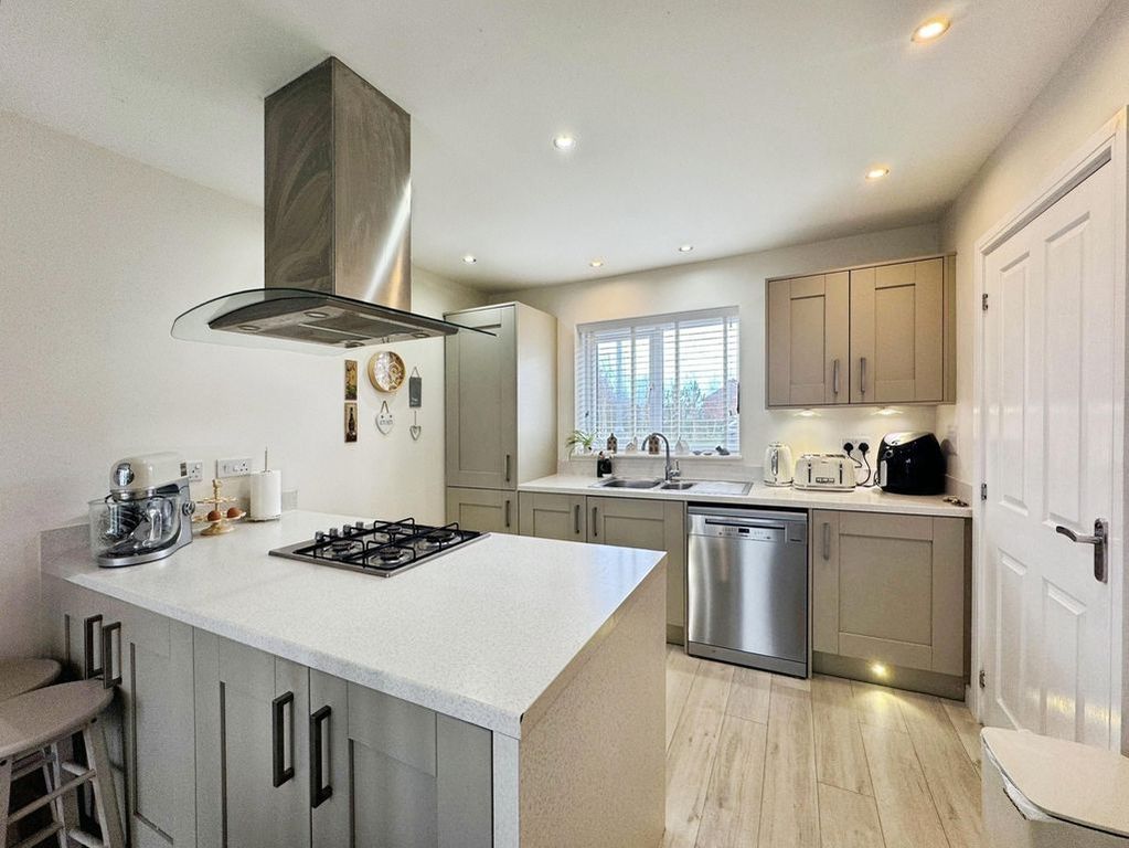 Property photo 2 of 19 Photo 15