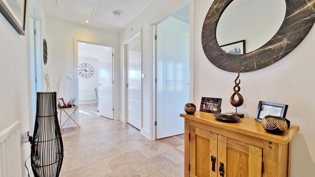 Property photo 3 of 23 Hallway