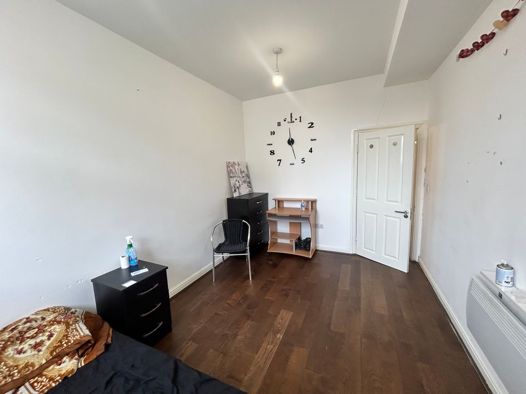 Property photo 3 of 8 Image