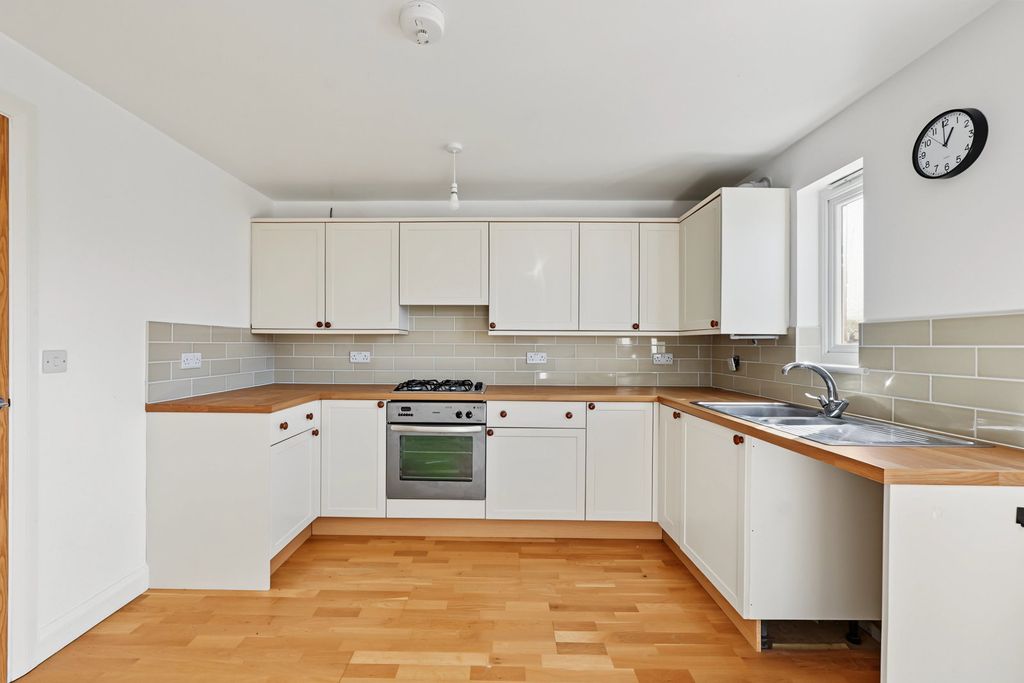 Property photo 2 of 35