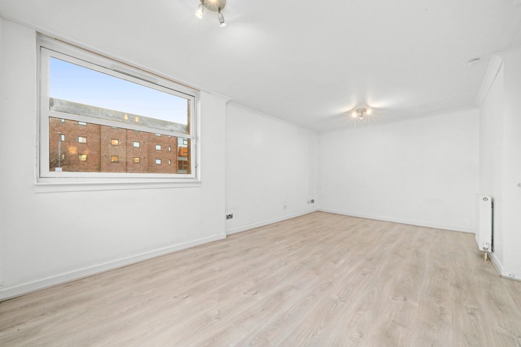 Property photo 3 of 17 Dsc07837