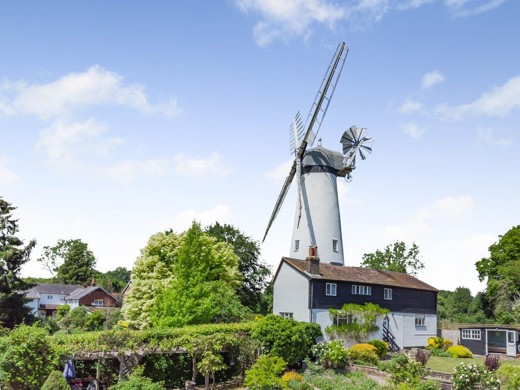 Property photo 1 of 37